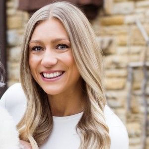 Meet your Posher, Carley